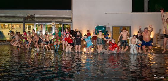 Carnavalsduik bij Dommelslag - Pelt