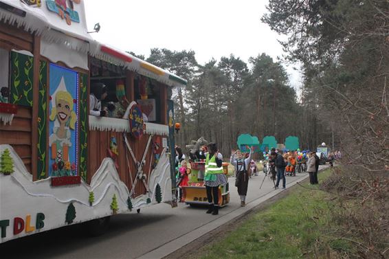 Carnavalsstoet Sint-Oda trok uit - Overpelt