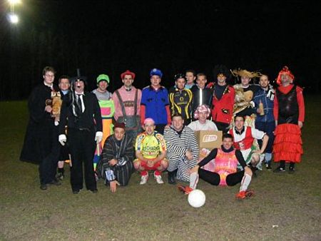 Carnavalstraining bij SV Breugel... - Peer