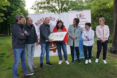 Cheque van Bosland Challenge voor Kleine Prins