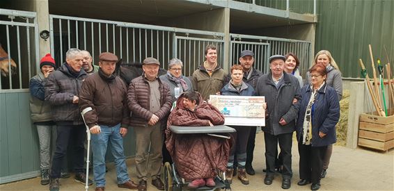 Cheque voor paardentherapie van Sint-Oda - Pelt