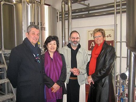 Chinese ambassadrice bezoekt Achelse Kluis - Hamont-Achel