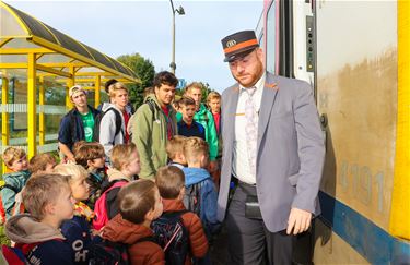 Chiro Koersel met de trein naar Antwerpen - Beringen