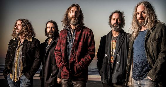 Chris Robinson Brotherhood naar Blues Peer - Peer