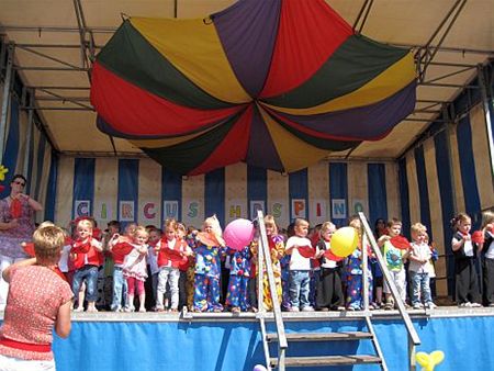 Circus op schoolfeest Haspershoven - Overpelt