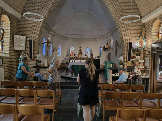 Bewoners Coham bezoeken Koersels Kapelleke - Beringen