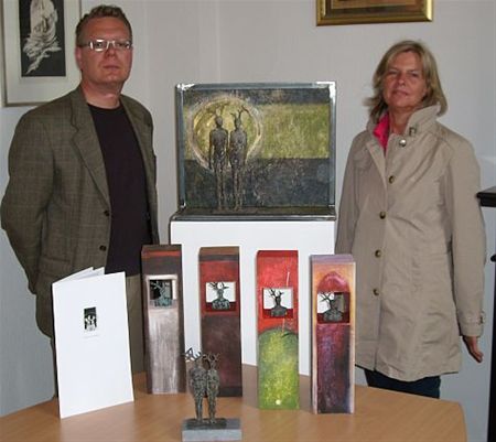 College verkoopt jubileumbeeldjes - Neerpelt