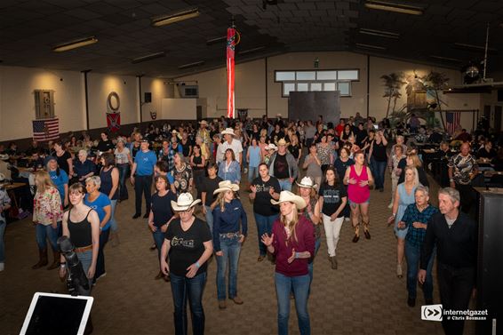 Countrysfeer bij The Sunrise Country Dancers - Lommel