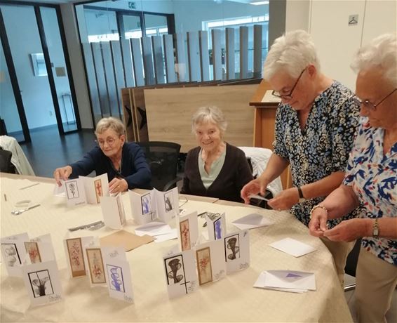 Crea Lommel-Centrum maakt rouwkaartjes - Lommel