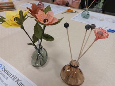 Crea Samana maakt prachtige bloemen - Lommel