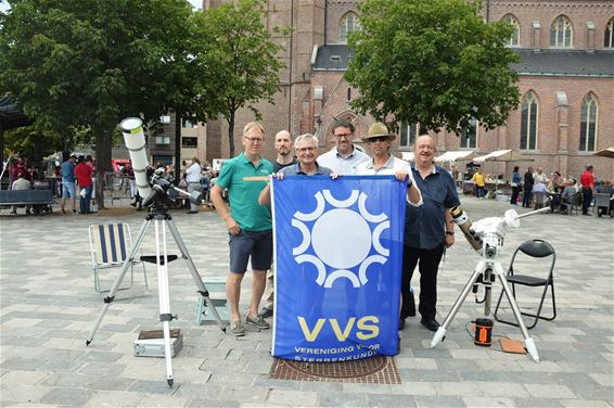 Cultuur op het Kerkplein met 'Zonnekijkdag' - Lommel