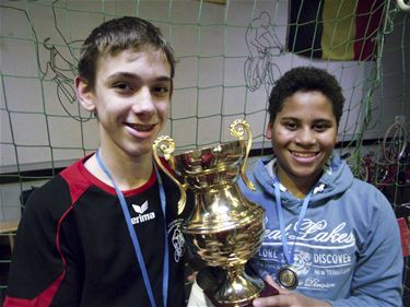 Cyclobal Het Zwarte Goud pakt beker - Beringen