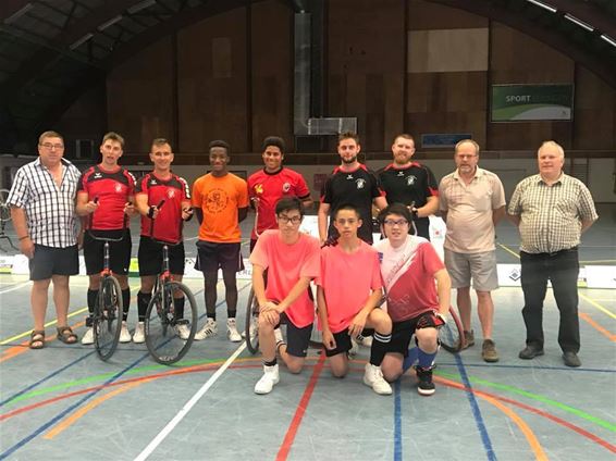 Cycloballers uit Hongkong op bezoek - Beringen