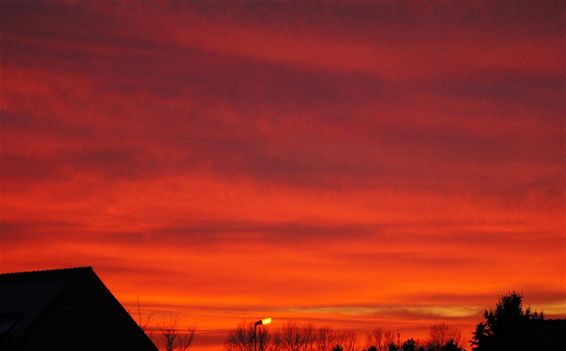 Daar ging de zon - Overpelt