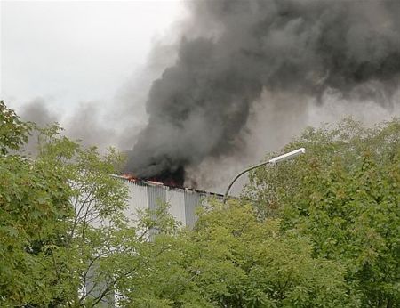 Dakbrand bij Pami - Overpelt