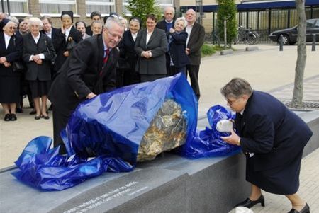 Dankmonument voor de zusters onthuld - Neerpelt