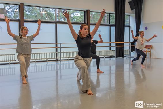 Dansproeverij hedendaagse dans bij KANL - Lommel