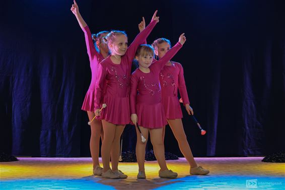 Dansshow 'Alle! Kleuren' majorettes HidT Lommel - Lommel