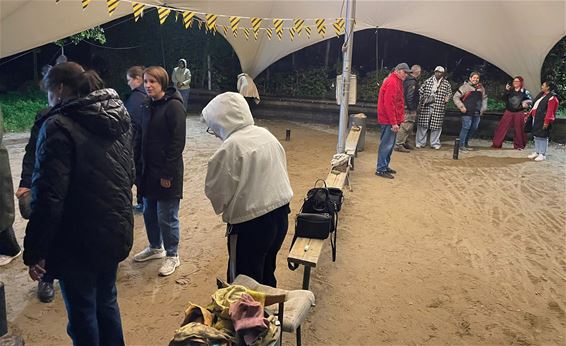 Pelt - DCO Pelt geniet van frietjes en krulbollen