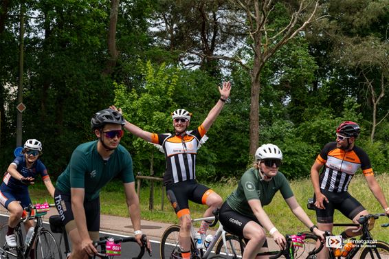 De 1000km Kom op tegen Kanker passeerde Lommel - Lommel