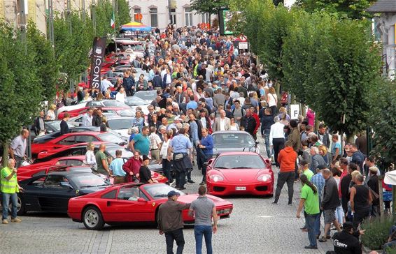 De aantrekkingskracht van Ferrari - Peer