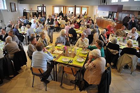 De eerste maaltijd van het dorpsrestaurant - Neerpelt