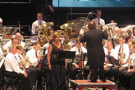 De fanfare in het Paleis... en op de radio - Hamont-Achel