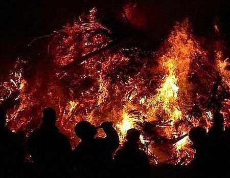 De geur van verbrand hout - Hamont-Achel & Pelt