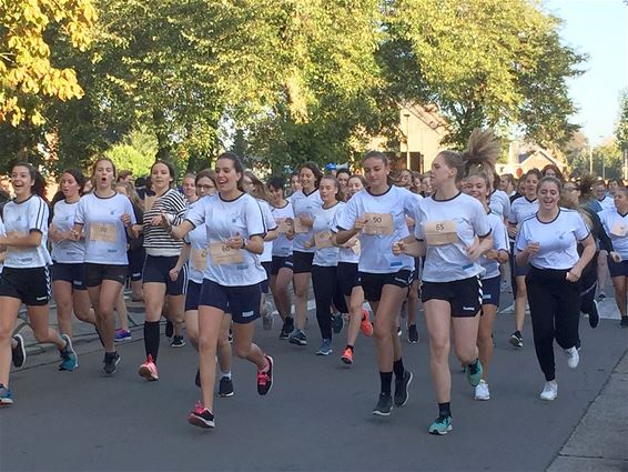 De jaarlijkse stratenloop - Overpelt