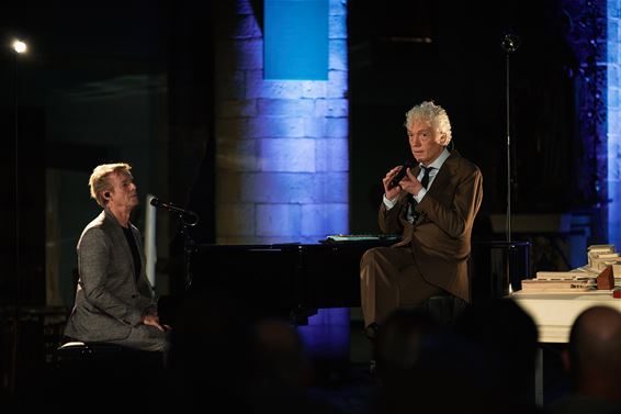 De kerk loopt vol voor Spinvis - Hamont-Achel