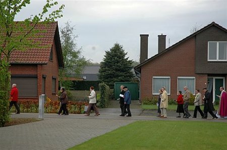 De kruisprocessie trok uit - Neerpelt