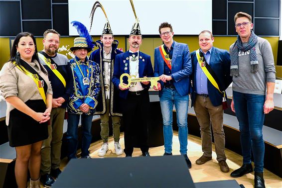 Sleutel van de stad voor De Lustige Bierdrinkers - Beringen