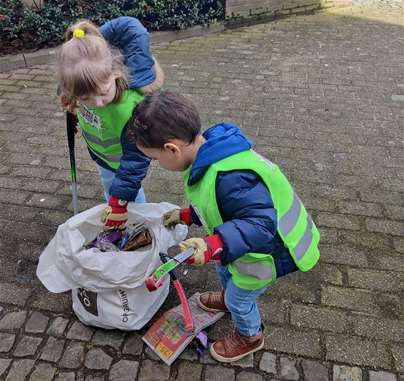 De Robbert doet mee aan de zwerfvuilactie - Hamont-Achel