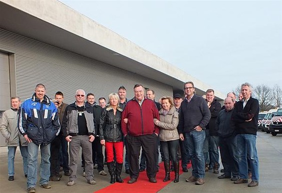 De rode loper voor de uittredende schepen - Neerpelt