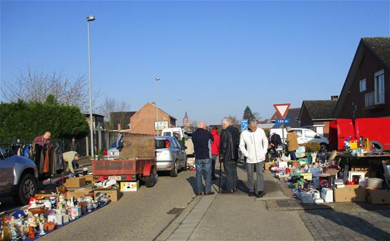 De rommelmarkt is terug - Peer