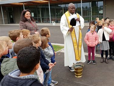 De school is ingezegend - Neerpelt