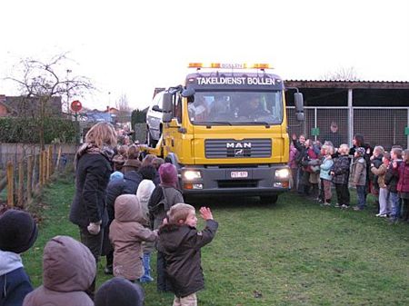 De Sint-auto viel in panne! - Neerpelt