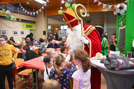 De Sint op bezoek bij CV De Kastaars - Lommel
