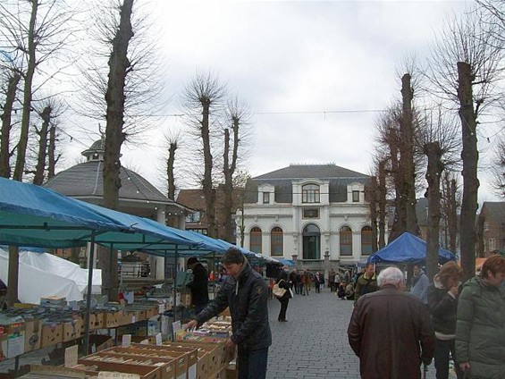 De teutenmarkt is er weer - Lommel