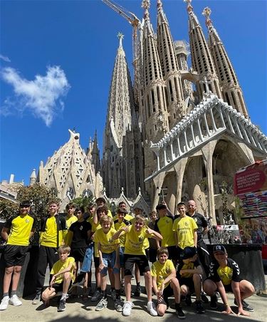 De U14 van Esperanza trokken naar Barcelona - Pelt