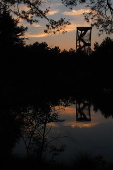 De uitkijktoren bij valavond - Lommel