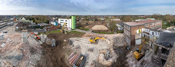 De werf in de Stationsstraat - Pelt