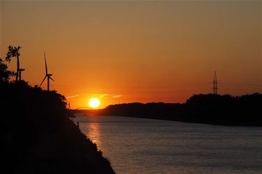 De zon kleurt duivels rood - Beringen