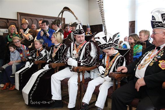 De Zwiebertjes op het gemeentehuis - Overpelt