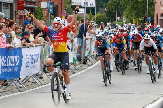 Dina Scavone pakt winst in Mol-Sluis - Lommel