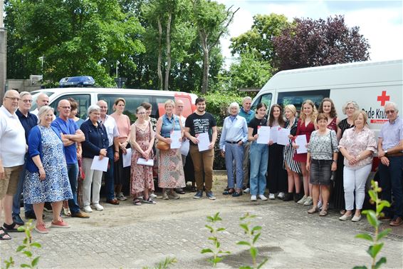 Diploma's en brevetten bij het Rode Kruis - Lommel