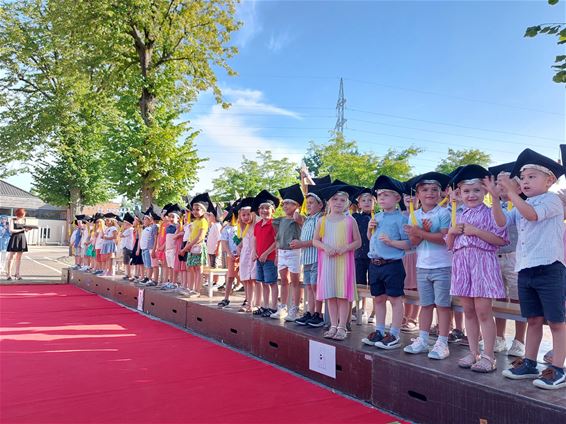 Diploma-uitreiking kleuters SBS Koersel - Beringen