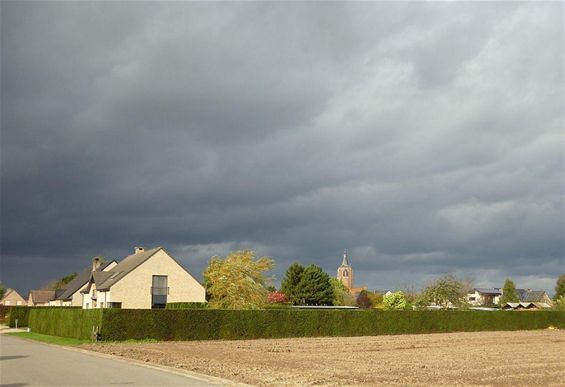 Donderwolken boven Peer - Peer