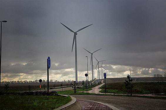 Donkere wolken boven het Kristalpark - Lommel