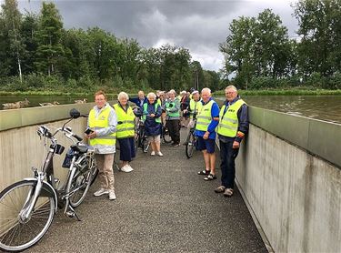 Door het water fietsen met droge voeten - Peer